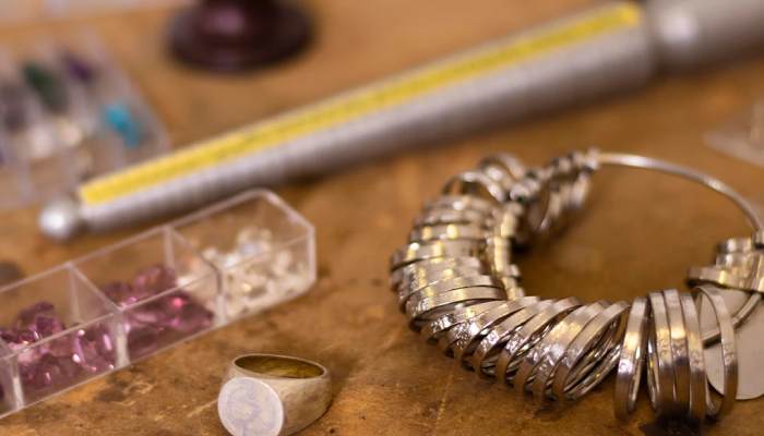 راهنمای تعیین سایز طلا و زیورآلات مختلف
