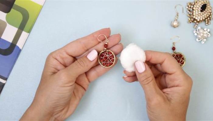 چطور گوشواره طلا را تمیز کنیم ؟