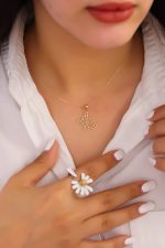 آویز طلا پروانه گری کینگ - تصویر 2